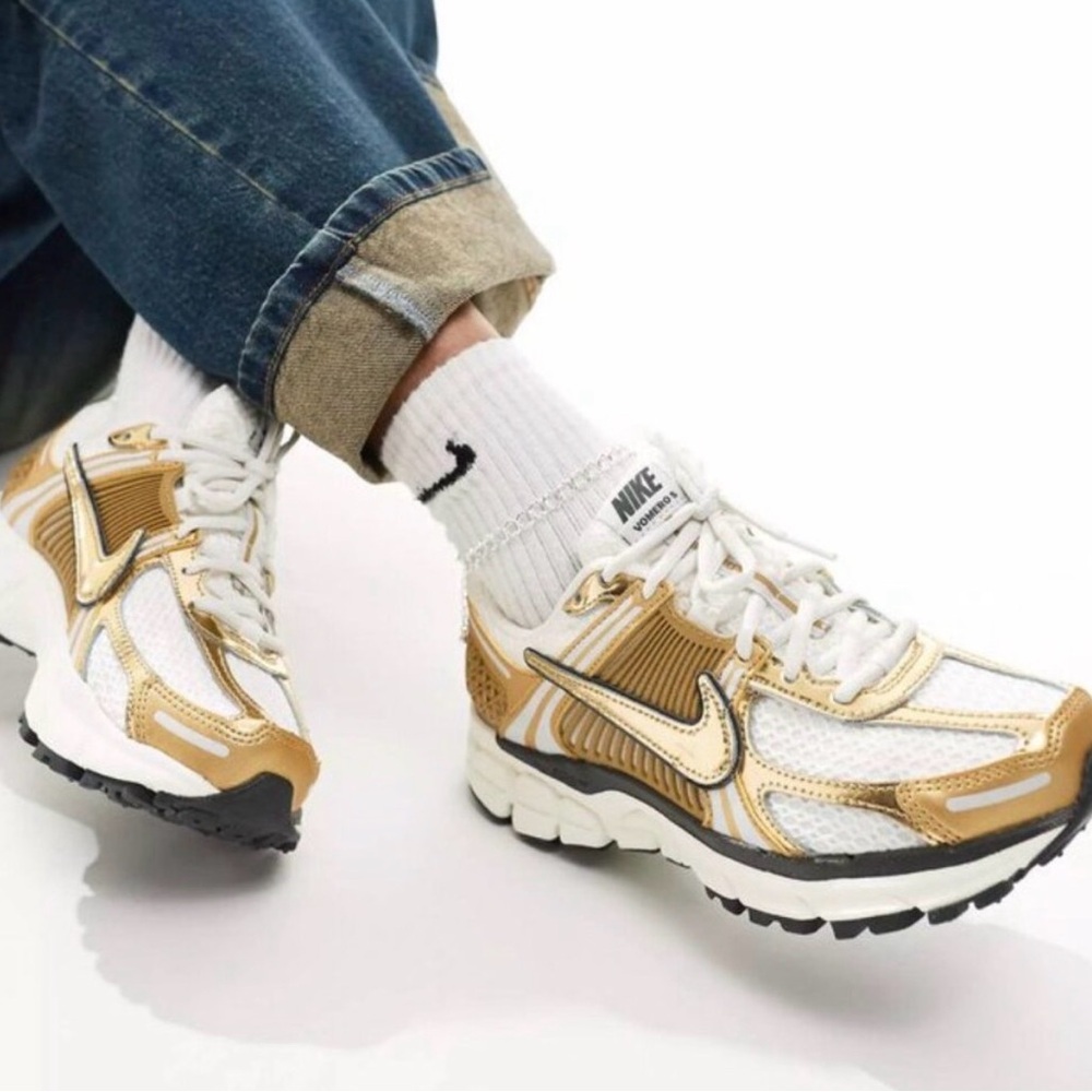Nike Zoom Vomero 5 Running Shoes | Metallic Gold and White